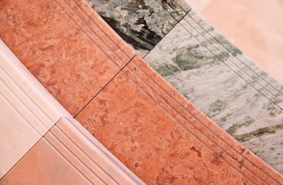 Amphitheatre-style marble seating