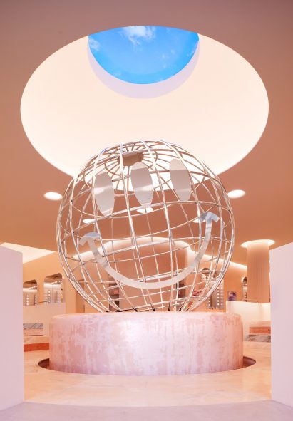 The "Glossier Globe"