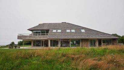 Sandstone and cedar facades