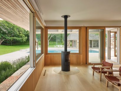 Slender fireplace