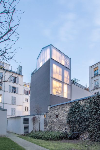 Exterior image of Staying in Paris house