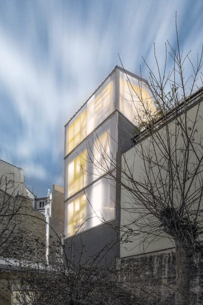 Polycarbonate-clad facade