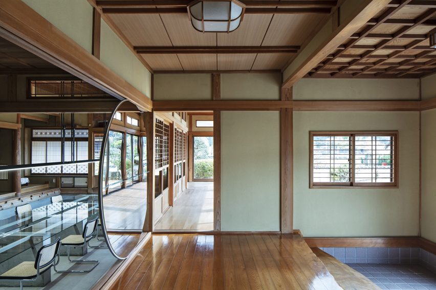 DDAA Inc converts Japanese house into offices for pottery brand Maruhiro