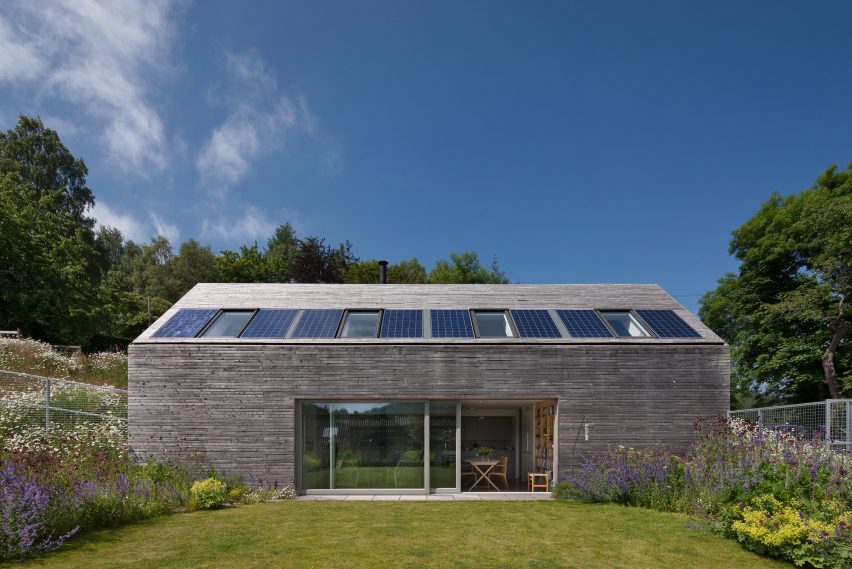Fungarth Cottage is a home and office designed by Mary Arnold-Forster Architects