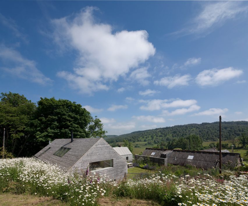 Fungarth Cottage is a home and office designed by Mary Arnold-Forster Architects