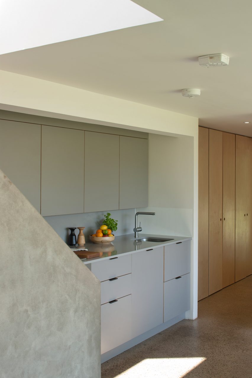 Fungarth Cottage is a home and office designed by Mary Arnold-Forster Architects