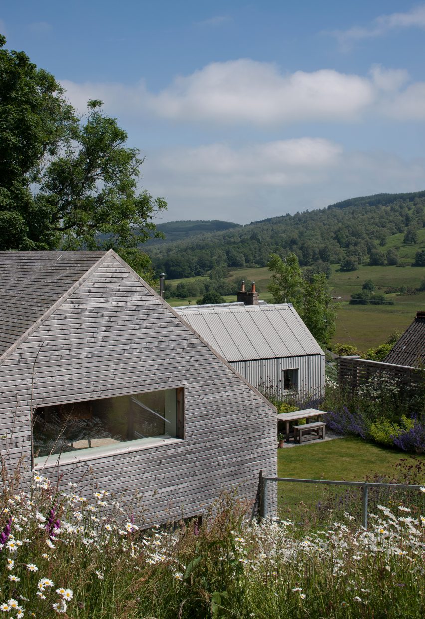 Fungarth Cottage is a home and office designed by Mary Arnold-Forster Architects