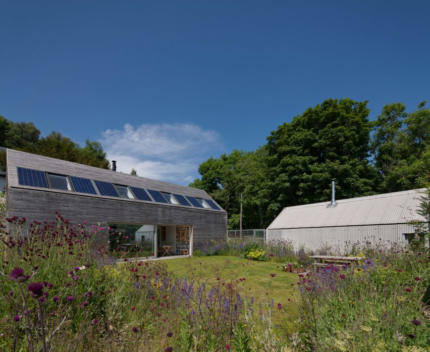 Fungarth Cottage is a home and office designed by Mary Arnold-Forster Architects