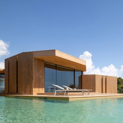 Swimming pool view of Villa 19 of Palmares Ocean Living & Golf resort by RCR Architectes