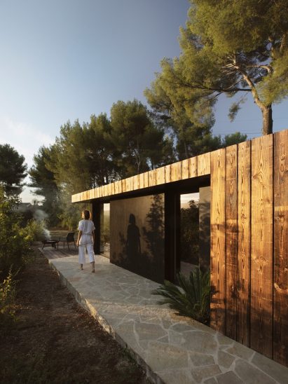 French cabin with wooden cladding