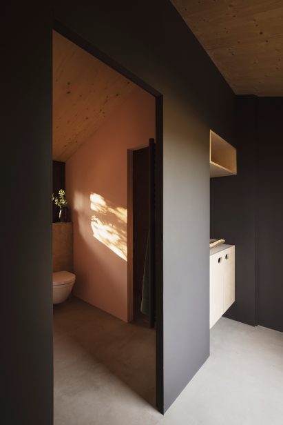 Cabin bathroom
