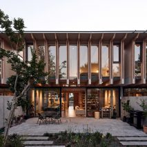 San Crescente houses with glue-laminated timber structures