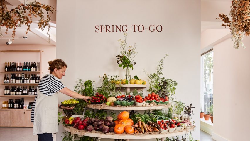 Spring-To-Go interior