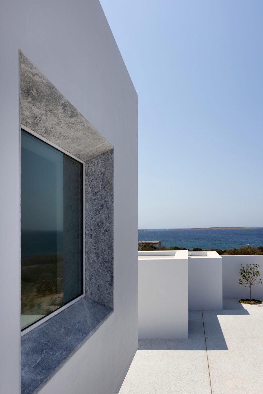 Paros House is a Greek villa that was designed by Studio Seilern Architects