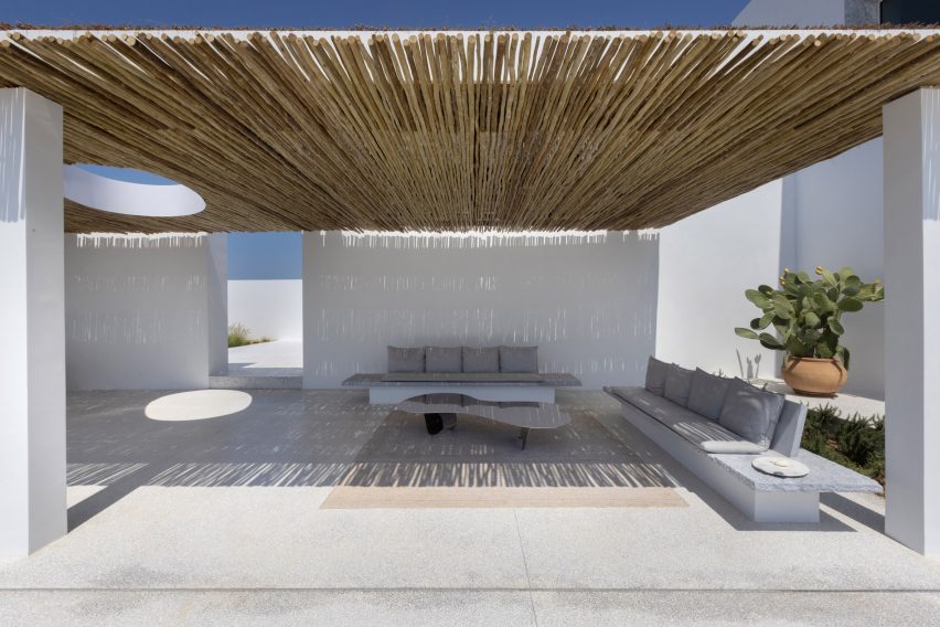 Paros House is a Greek villa that was designed by Studio Seilern Architects