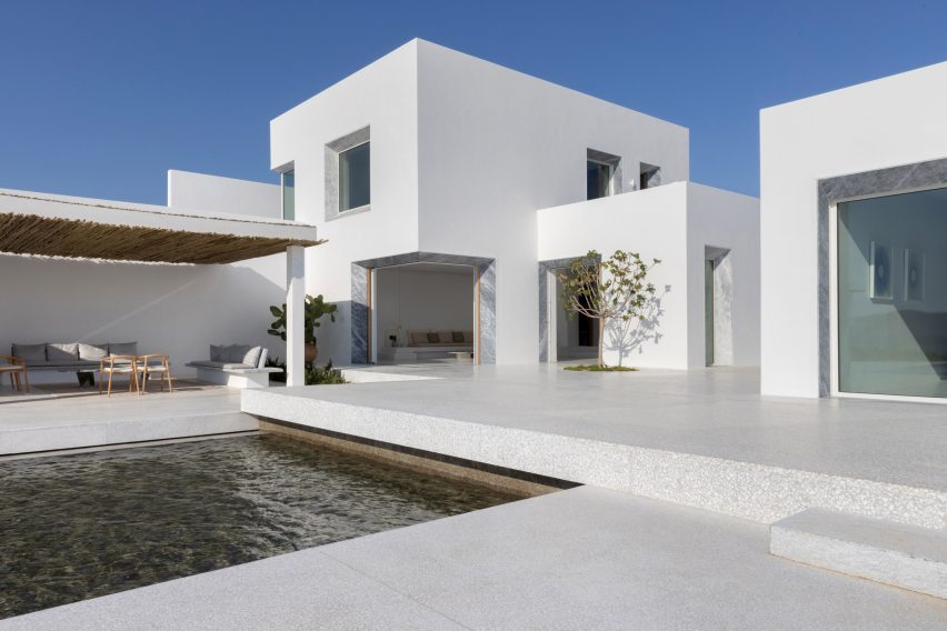 Paros House is a Greek villa that was designed by Studio Seilern Architects