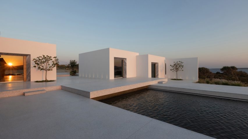 Image of the villa from the poolside