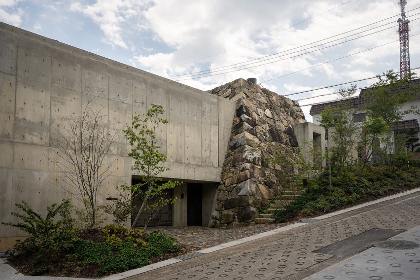 Concrete exterior of Takamine-cho House