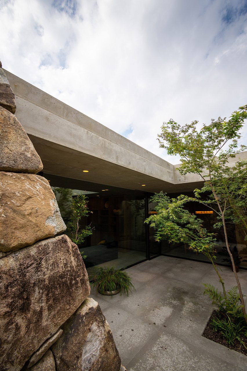 Courtyard of Takamine-cho House
