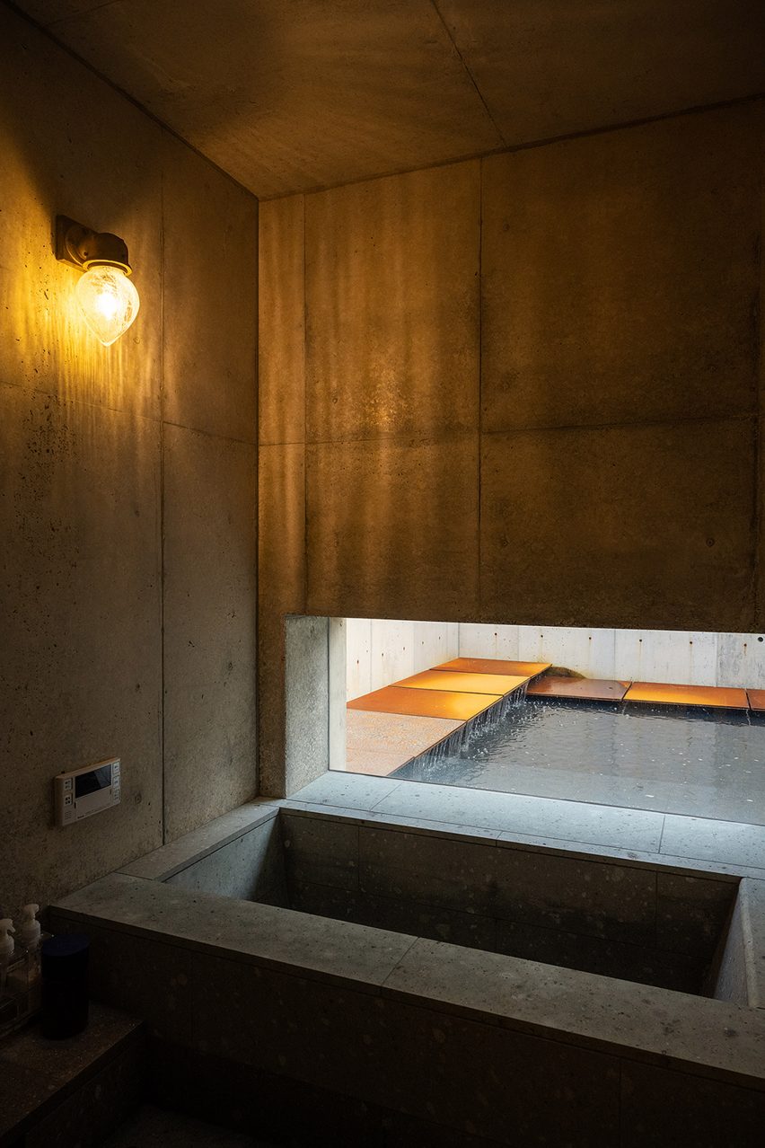 Concrete bathtub of Takamine-cho House