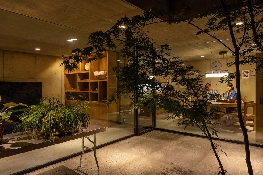 Courtyard of Takamine-cho House