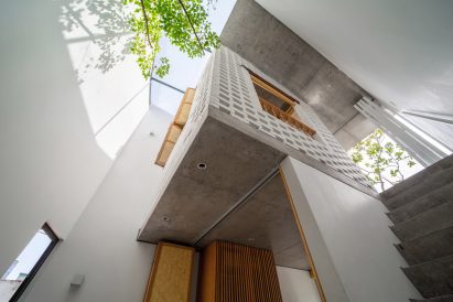 Altar room in TH House by ODDO Architects
