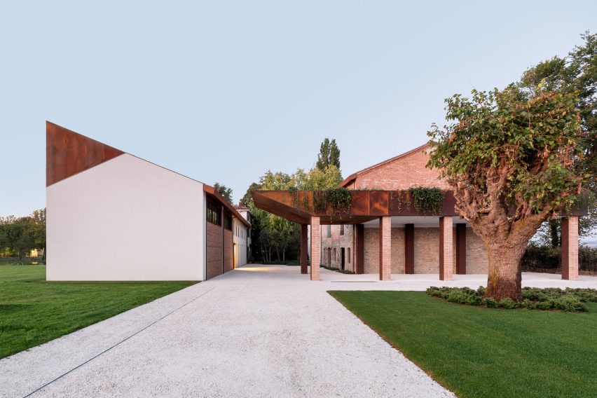 Italian farmhouse renovation