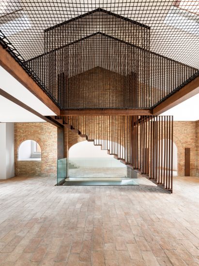 Net-like floor