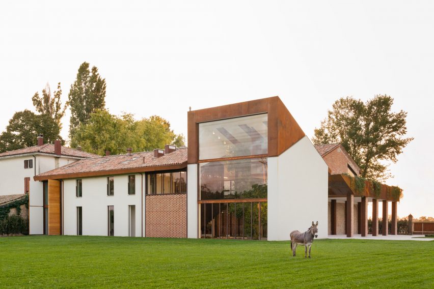 Italian farmhouse renovation