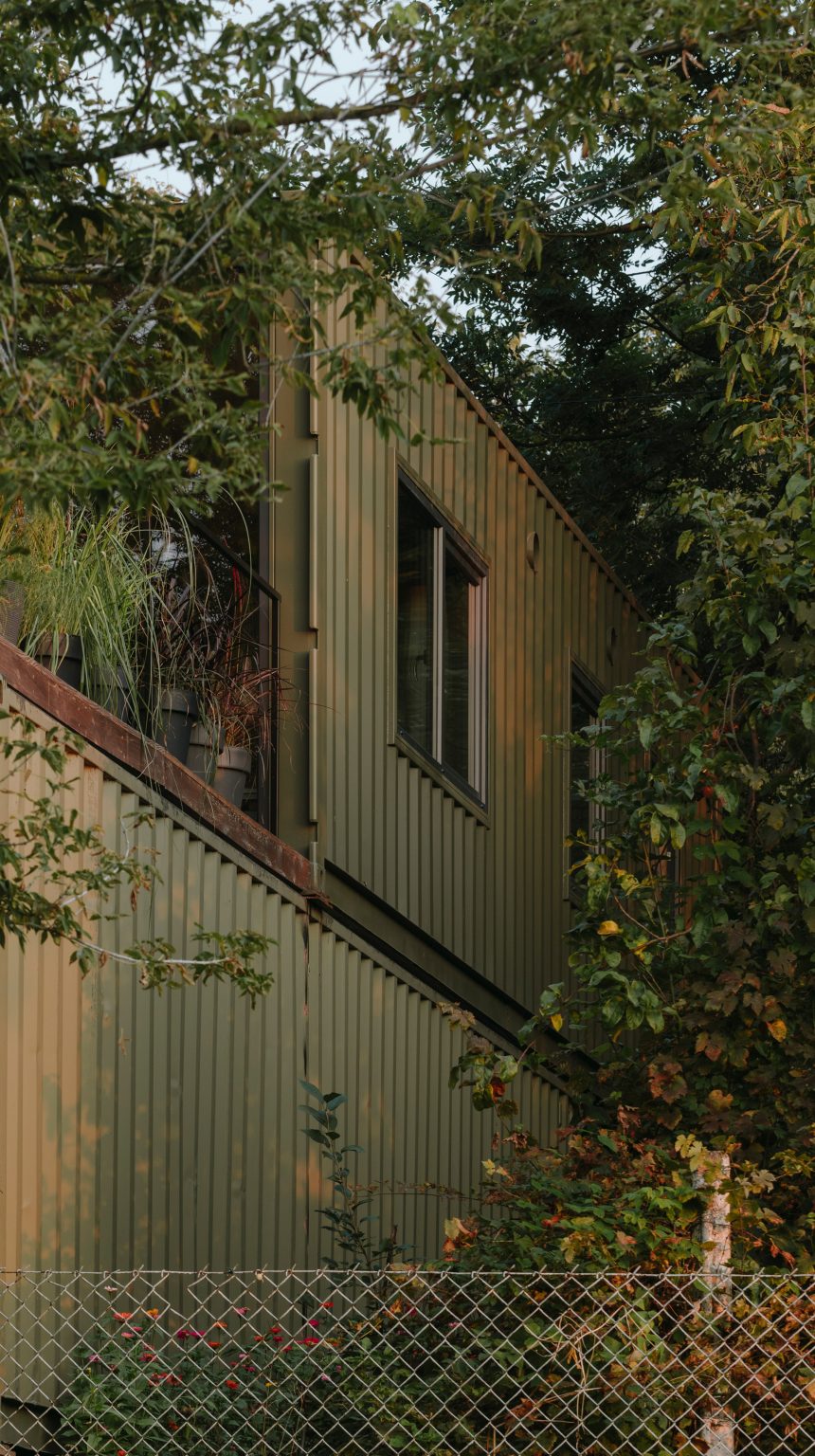 Portable Cabin is a shipping container home that was designed by Wiercinski Studio