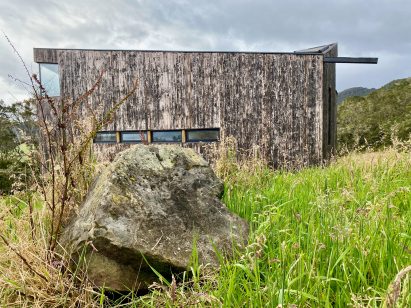 Natural facade at House in the Andean Mooreland