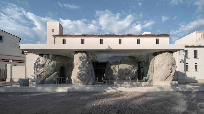 Exterior of Zolaism Café in Aranya designed by B.L.U.E. Architecture Studio