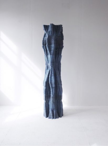 Indigo blue mycelium column by Blast Studio