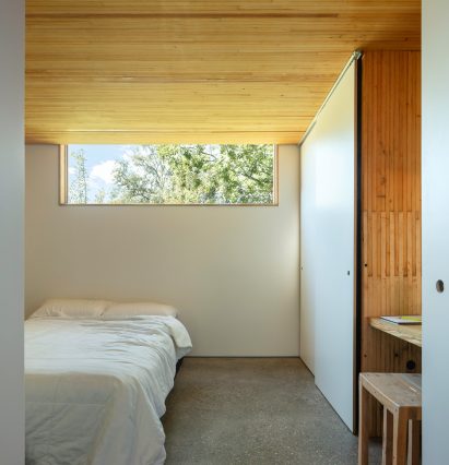 Tres birds bedroom