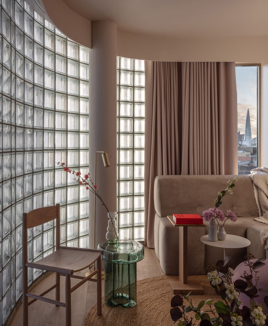 Apartment with glass blocks in Buckle Street Studios by Grzywinski+Pons for Locke hotels