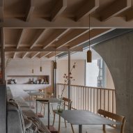 Co-working mezzanines in Buckle Street Studios by Grzywinski+Pons for Locke hotels