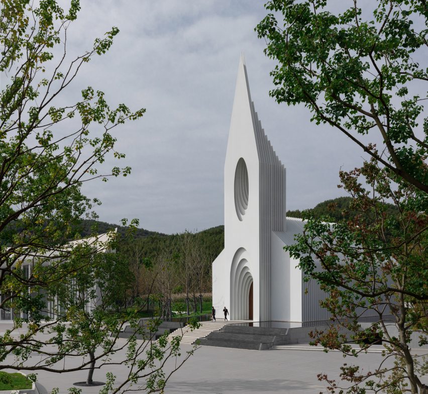 Chamber Church by Buro Ziyu Zhuang