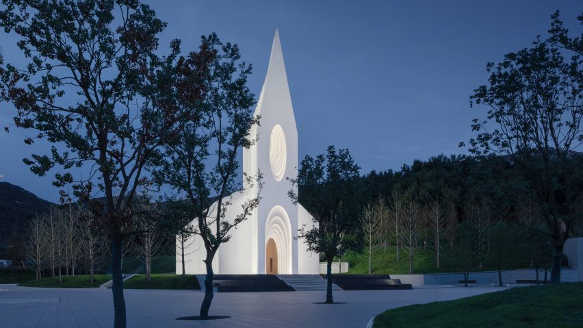 Chamber church in Qingdao by Büro Ziyu Zhuang