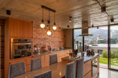Slope House kitchen