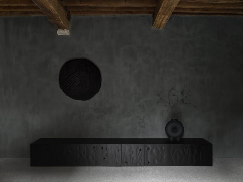 Earthy interiors of Faina Gallery in Antwerp