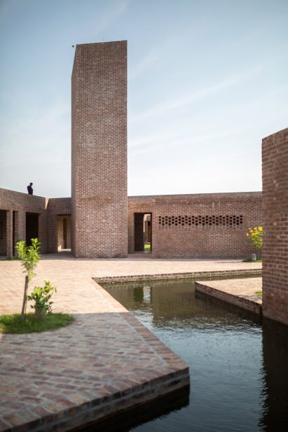 Friendship Hospital by Kashef Chowdhury/URBANA