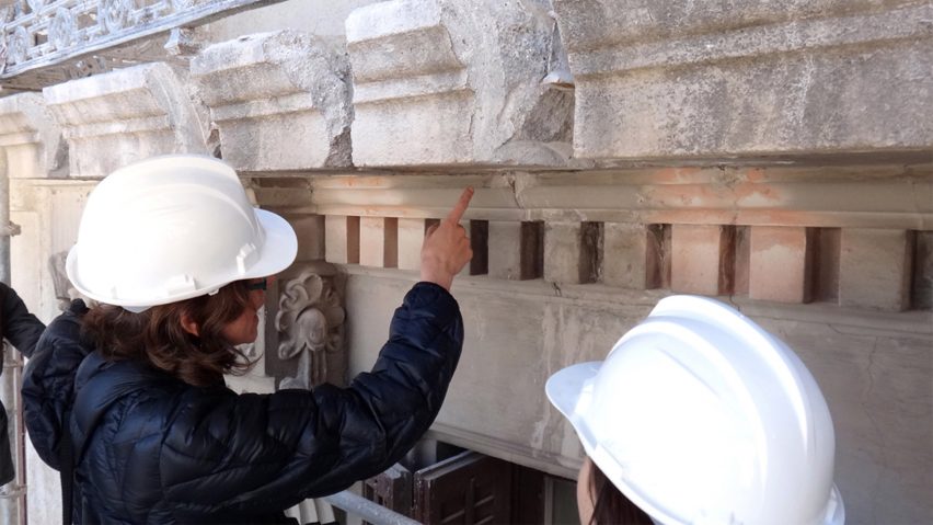 Students of the Graduate Diploma in Architectural Conservation course on a study field trip