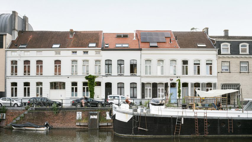 Image of House C-DF forming a row of terraces houses