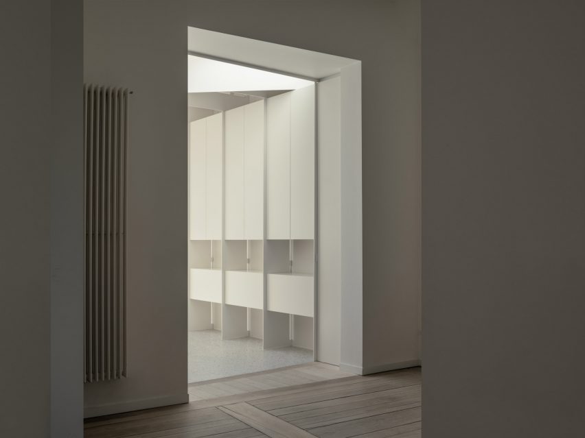 House C-DF is a Belgian home that was designed by Graux and Baeyens