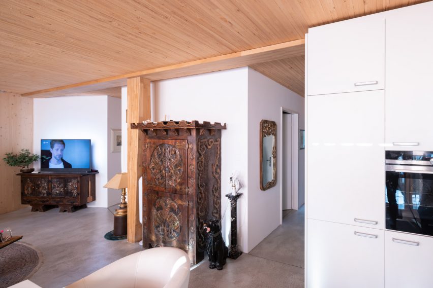 Weggishof is a modular mixed-use building that was designed by HHF Architects