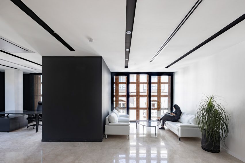 Hitra Office and Commercial Building was designed by Hooba Design Group