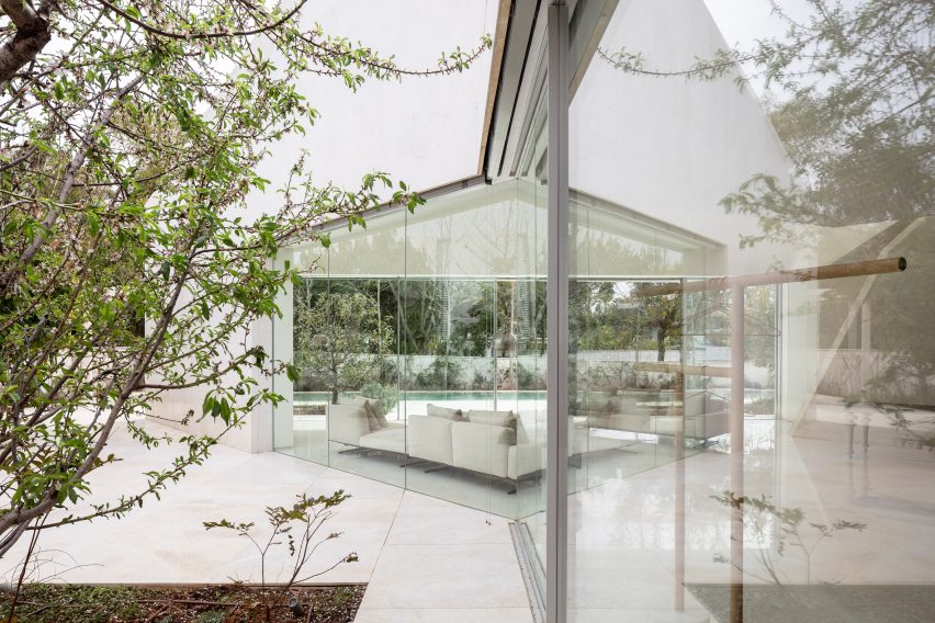 IS House by Paritzki & Liani Architects