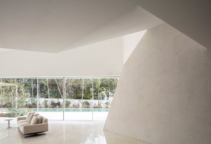 Living room in IS House by Paritzki & Liani Architects
