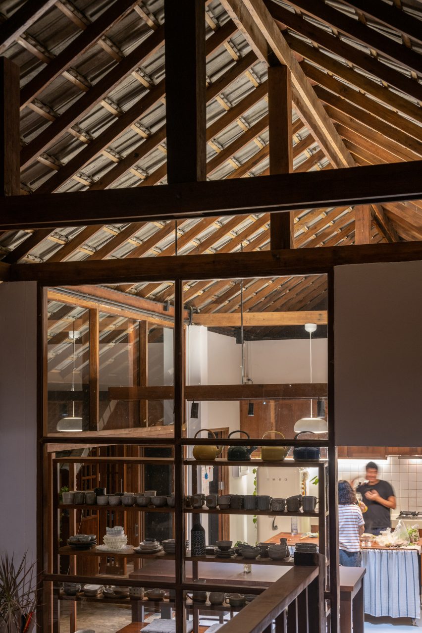Khiankai Home and Studio is a home and music studio in Thailand by Sher Maker