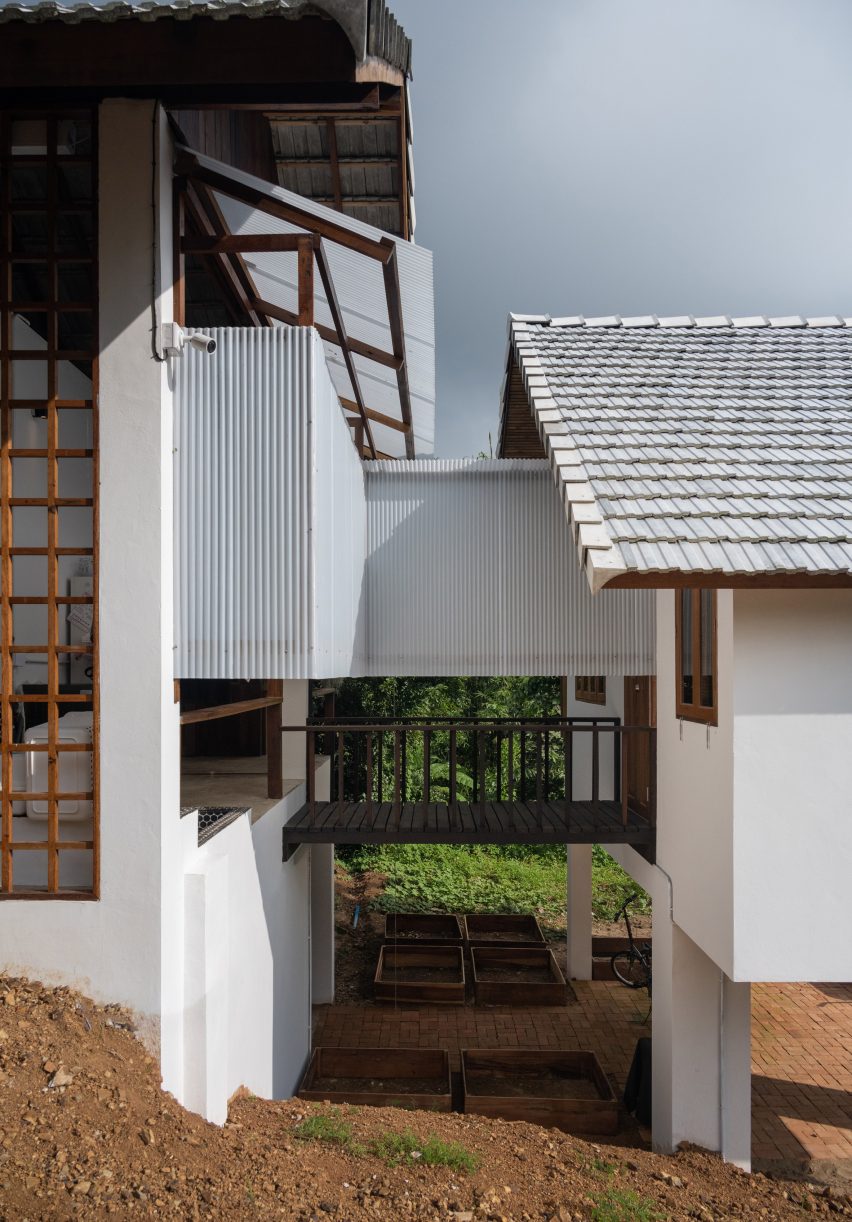 Khiankai Home and Studio is a home and music studio in Thailand by Sher Maker